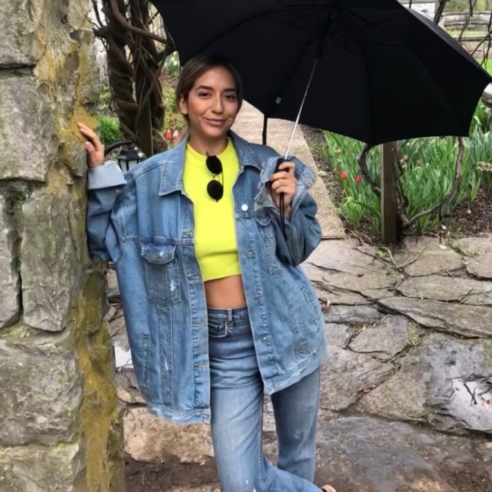 MISSGUIDED OVERSIZE DISTRESSED DENIM JACKET SZ8